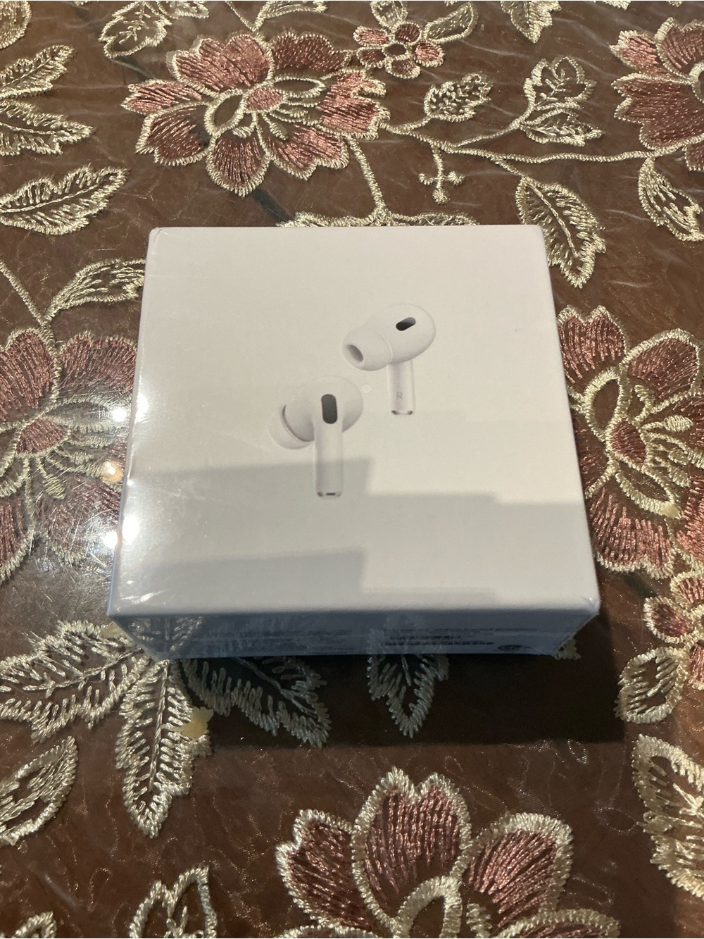 Apple White Wireless In-Ear Headphones with Charging Case